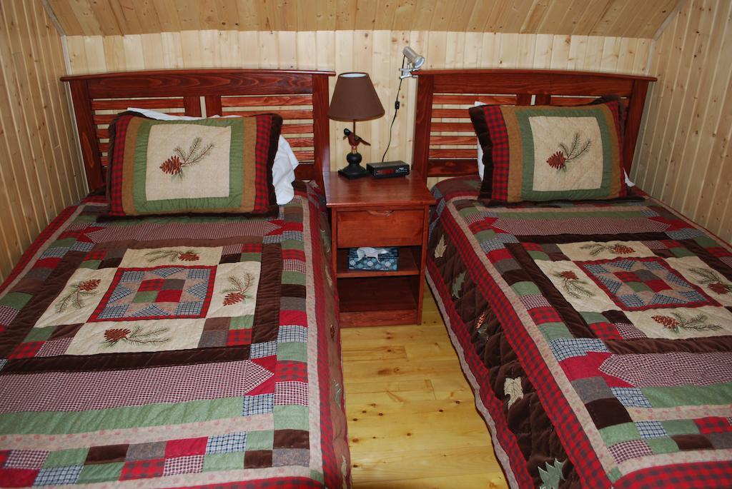 Auberge De La Riviere Matapedia - Matapedia River Lodge Routhierville Room photo